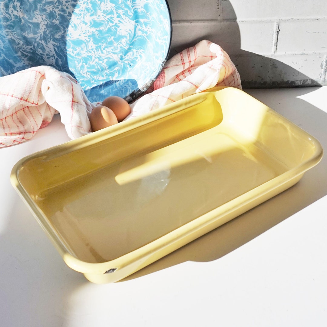 Enamelware / Large Pale Yellow Rectangular Lasagna Pan / Good Usable
