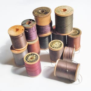 3 Vintage Intrinsic #12 500 Yards @ Cotton Brown Thread Wooden Spools –  Tacos Y Mas