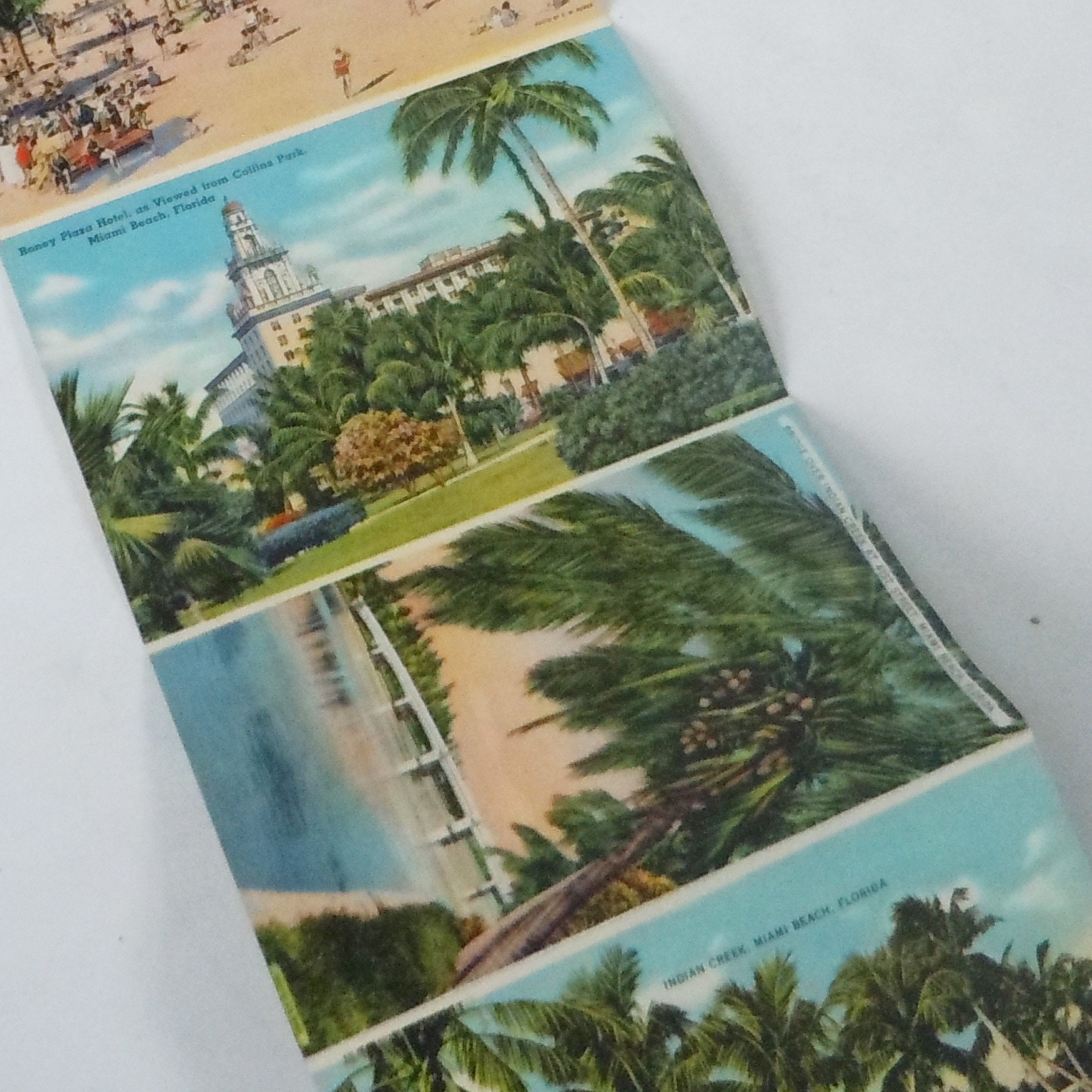 Miami & Miami Beach FLORIDA Vintage Linen Postcard Folder