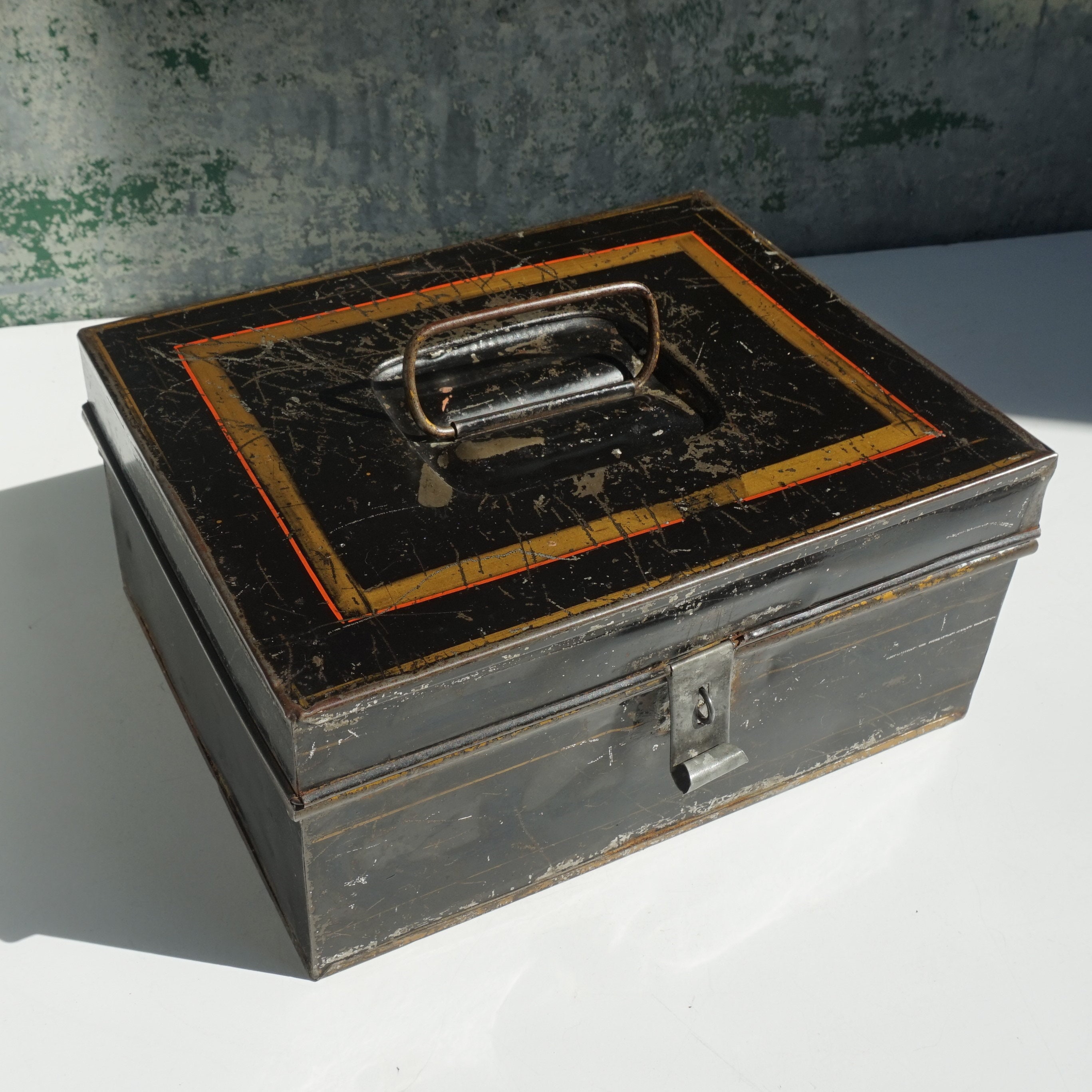 antique box ❀ * クロモスの 小さなメタルボックス 【公式通販】