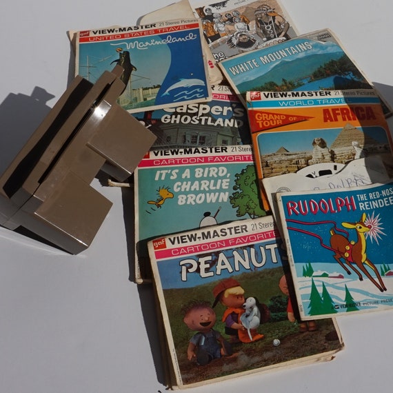 Viewmaster / Collection of Reels and 2 Viewers / 18 Reels / Great