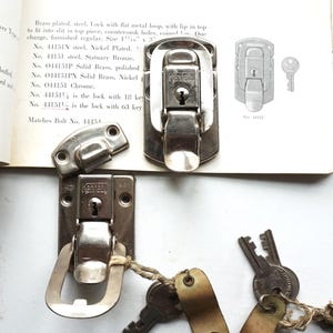 Locks / Authentic Relic / Chrome / 2 Working locks and Original Keys / Practical Interesting Detail