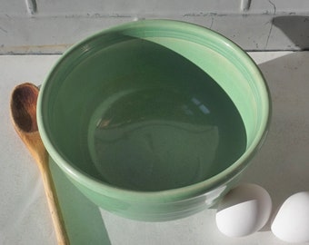 Crock Bowl / 9" Yelloware Bowl in a Great Pale Green Color / Good Condition / Sturdy Workhorse