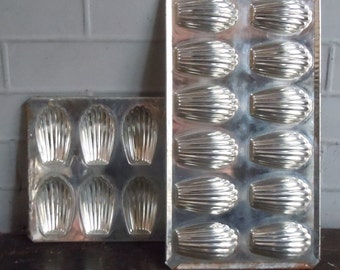 Vintage Bakeware / Madeleines / Pair of Older Baking Pans / Great Condition / Country Kitchen Decor