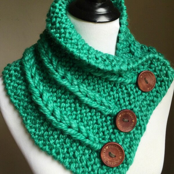 The 3 braids Knitted cowl, neck warmer with buttons. Available in different colors.