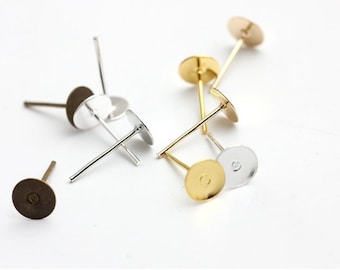 100 st. mässingspläterade örhängesstift med 6 mm, 8 mm, 10 mm dyna och propp, örhängesstift, örhängesblankt, nickelfri, hög kvalitet