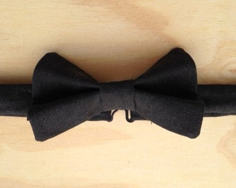 Sparkly black bowtie