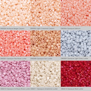 Può includere: Un'immagine ravvicinata di dieci colori diversi di perline. Le perline sono opache e hanno una leggera lucentezza. I colori sono beige antico ceylon, caramello chiaro ceylon, salmone opaco, rosa tè opaco con lucentezza, marrone opaco con lucentezza, grigio chiaro opaco con lucentezza, rosa antico opaco con lucentezza, calcare opaco con lucentezza e rosso opaco con lucentezza.