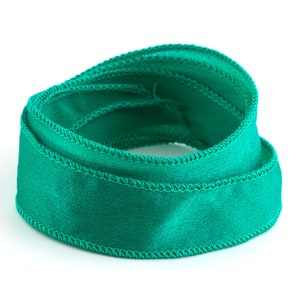Crêpe Satin Silk Ribbon Green 1 m 100% silk hand sewn and hand dyed wrap bracelet jewelry ribbon