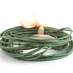 0.75 EUR/meter 5 m goat leather strap leather cord metallic apple green ø1.5 mm soft dimensionally stable