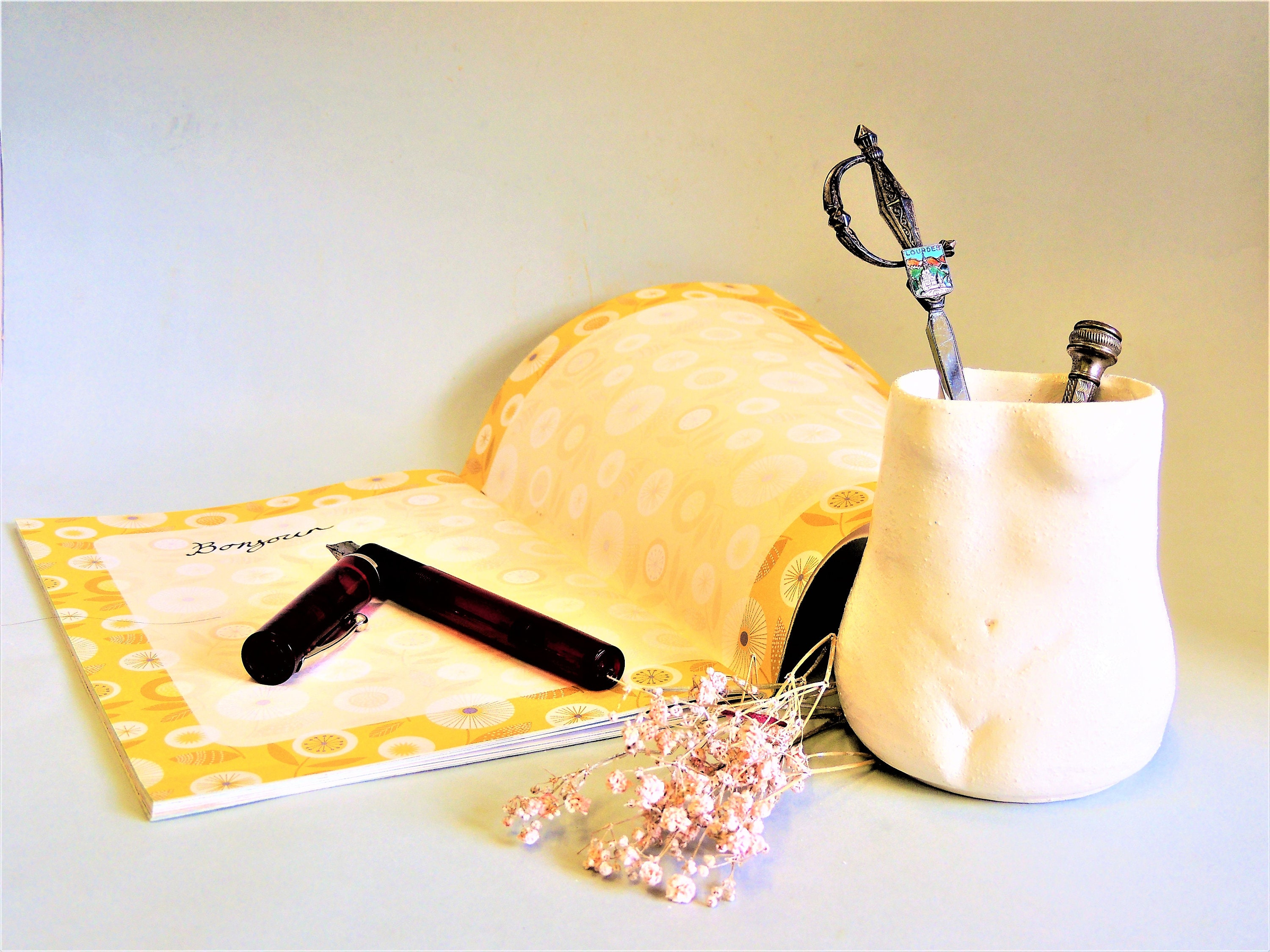 Rangement de Bureau Sculpture Corps en Céramique