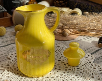 Salsera vintage de panal con tapa: Jarra de cerámica amarilla