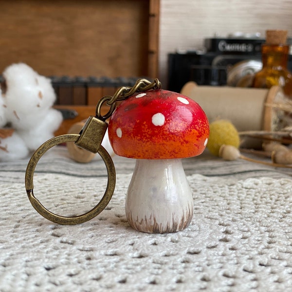 Wooden mushroom keychain, mushroomcore hand painted red white amanita mushroom, vintage retro shroom lover gift, funky aesthetic keychain