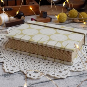 Journal à reliure copte, joli cahier A7 avec papier kraft et couverture en tissu, petit journal d'écriture, carnet de bords vierges, petit journal fait main