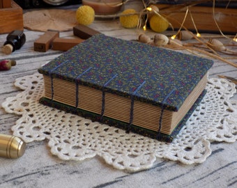 Floral Navy A7 Sketchbook: Thick Kraft Paper Cottagecore Journal