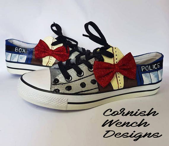 converse style trainers