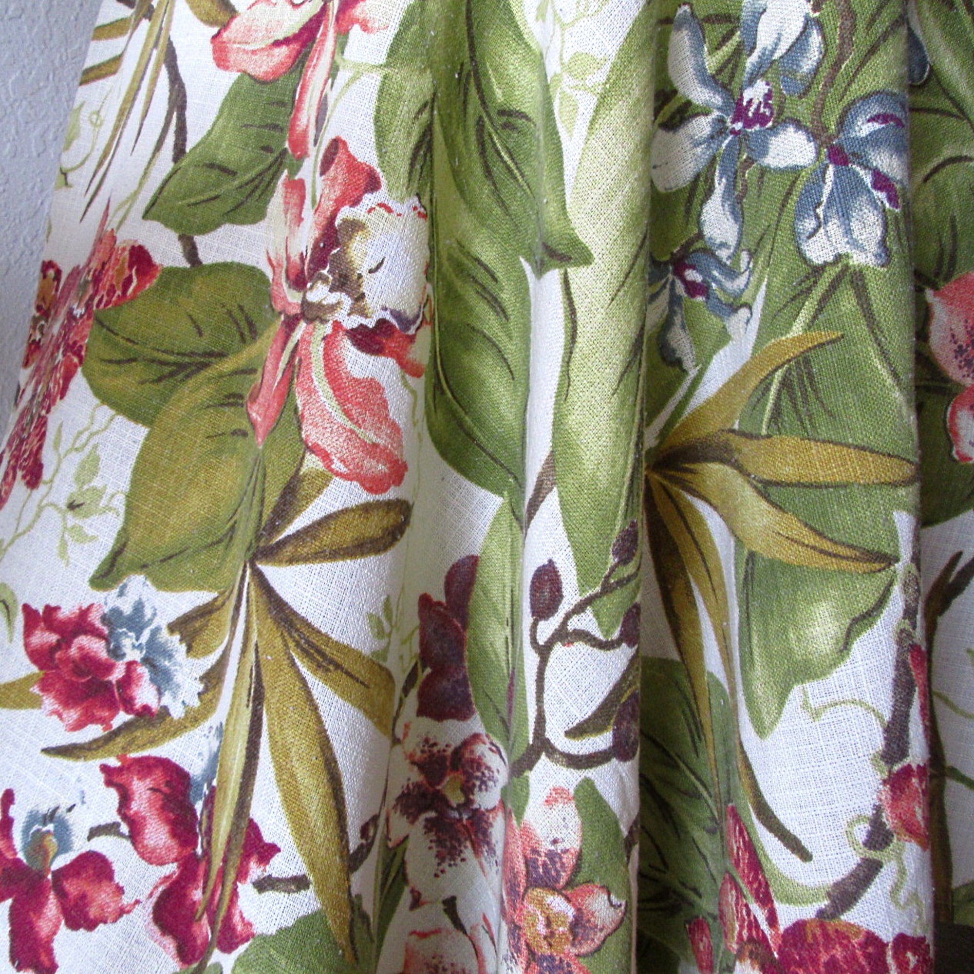 Tablecloth Tropical Paradise Hawaiian Floral Flowers Red Orange Cotton Sateen Tablecloth Tropical Paradise Hawaiian Floral Flowers Red Orange Cotton Sateen