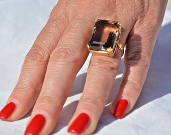 18 kt yellow gold Ring with yellow topaz