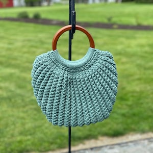 Seashell Wooden Handle Bag- Crochet Pattern