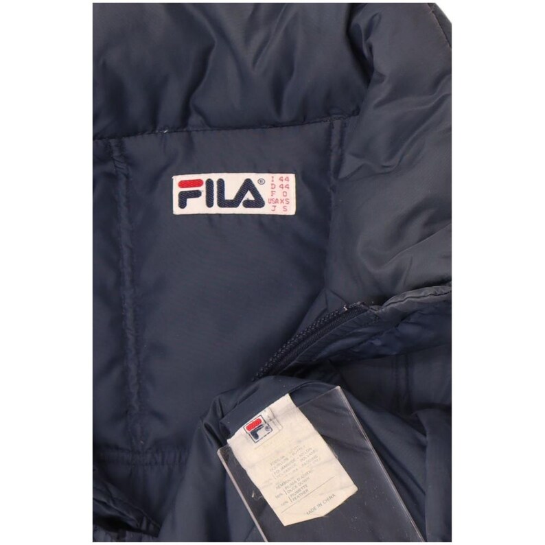 Kurtka męska Fila z kapturem i pikowaniem IT 44 XS granatowo-nylonowa zdjęcie 4