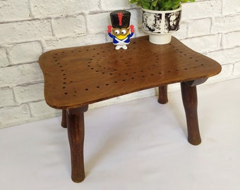 Klassischer Vintage-Fußhocker, Retro-Fußstütze aus Holz für gemütliches Wohnzimmer