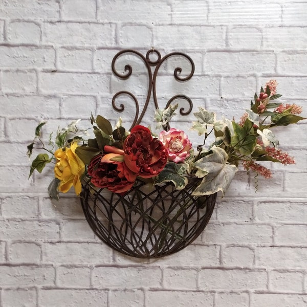 Fioriera vintage da parete in metallo arrugginito, porta fiori da muro, arredamento boho