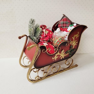 Vintage Santa&#39;s sleigh, metal sleigh, mantel sleigh decor