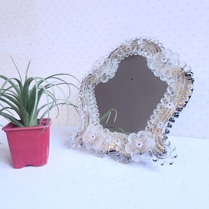 ヴェネツアン グラス 、フラワーモチーフ ミラー   ムラーノ 製品 お花がいっぱい ムラーノガラスミラー - アンティークショップ