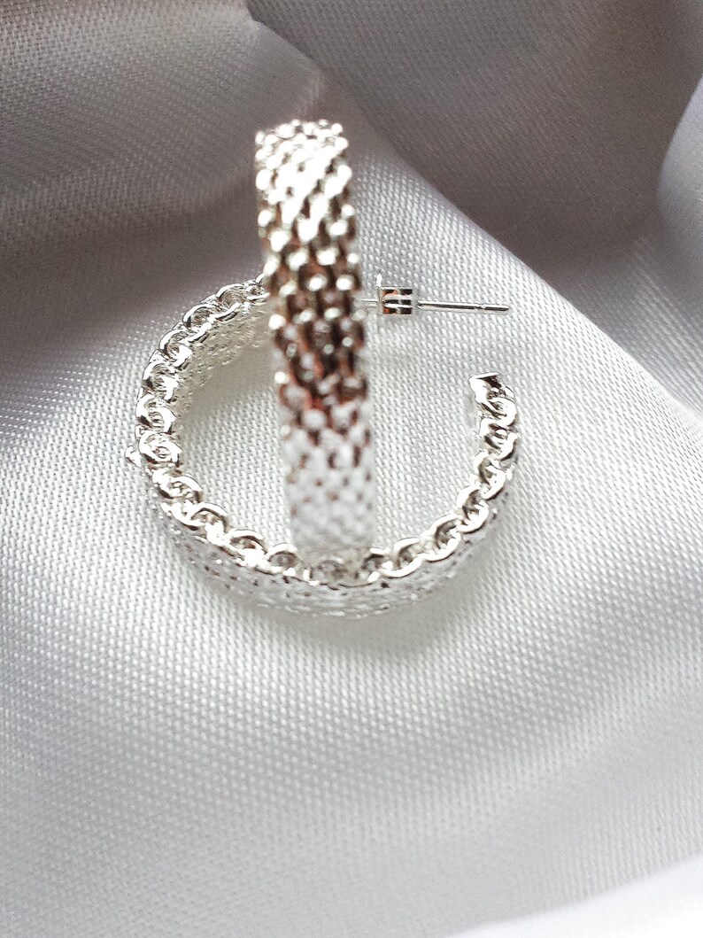 Beautiful Hoops in knitted look