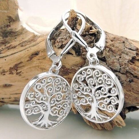 Серьги дерево жизни соколов. Серьги из серебра древо жизни. Серьги дерево серебро. Серьги дерево жизни. Серебряные серьги деревце.