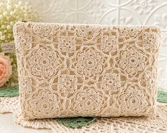 Vintage Elegant Zippered Pouch (VEZPD)