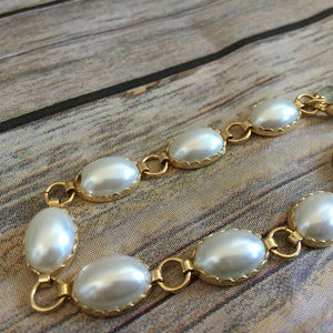 Park Lane Pearl Bead Link Bracelet with Gold Toned Metal Scalloped Design Vintage 1980s Bracelet Park Lane Jewelry Oval