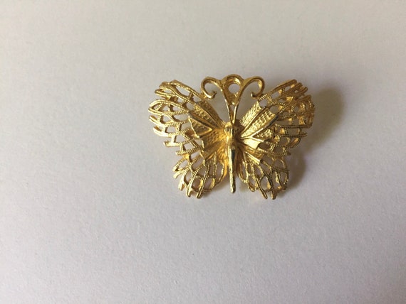 Gold Butterfly Brooch Wire Filigree Wings 1960s V… - image 9