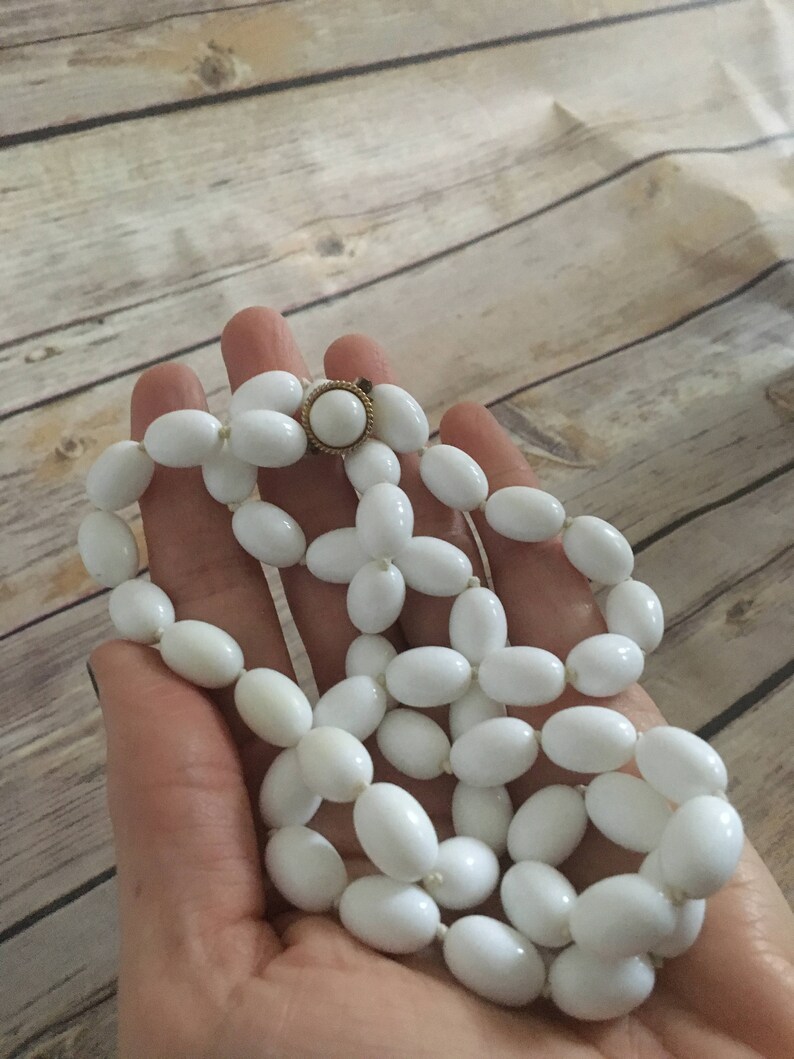 White Lucite Oval Beaded Necklace Vintage Plastic Beads Hand Knotted Vintage Necklace Gold Tone Metal Clasp