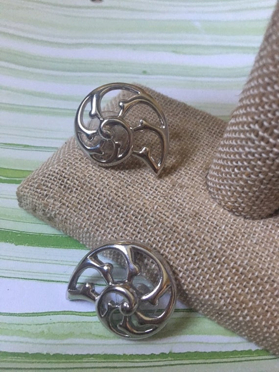 Silver Toned Metal Seashell Earrings Seashell Sil… - image 2