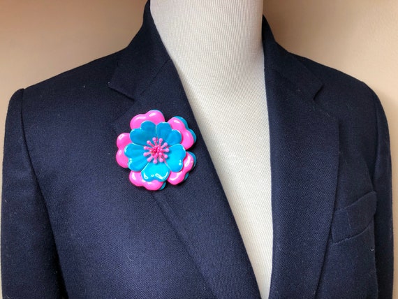 Vintage Flower Brooch with bright neon pink and b… - image 6