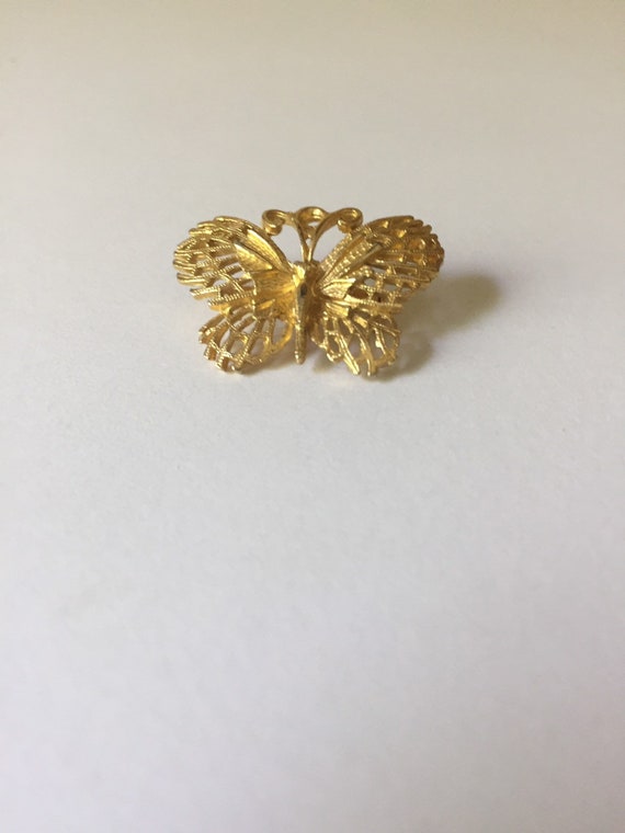 Gold Butterfly Brooch Wire Filigree Wings 1960s V… - image 10