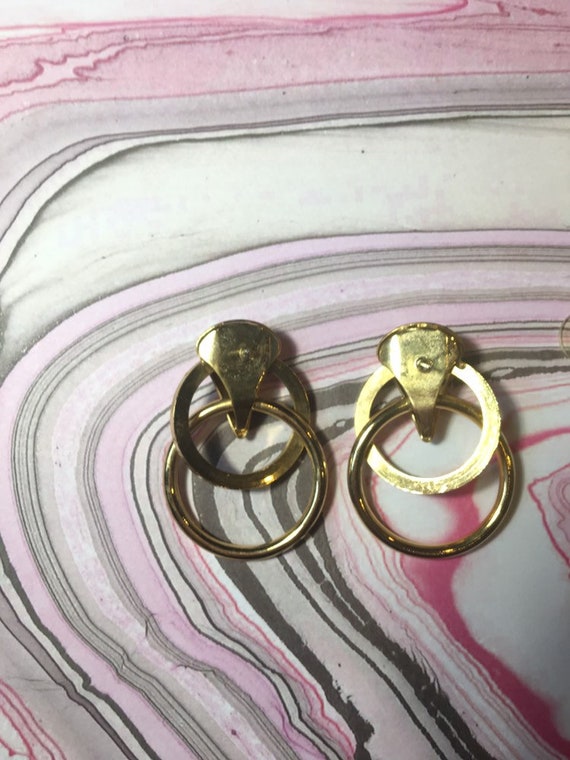 Interlocking Ring Rhinestone Earrings with Gold H… - image 8