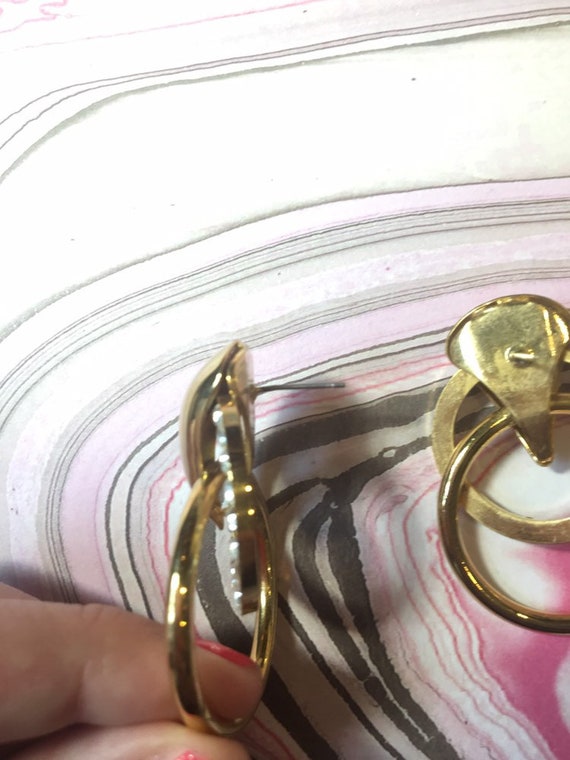Interlocking Ring Rhinestone Earrings with Gold H… - image 4