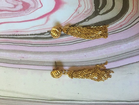 Dangle Drop Tassel Earrings - Gold Toned Metal Vi… - image 2