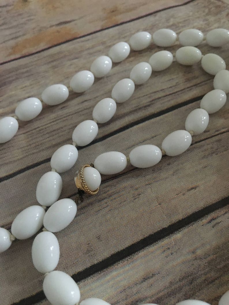 White Lucite Oval Beaded Necklace Vintage Plastic Beads Hand Knotted Vintage Necklace Gold Tone Metal Clasp