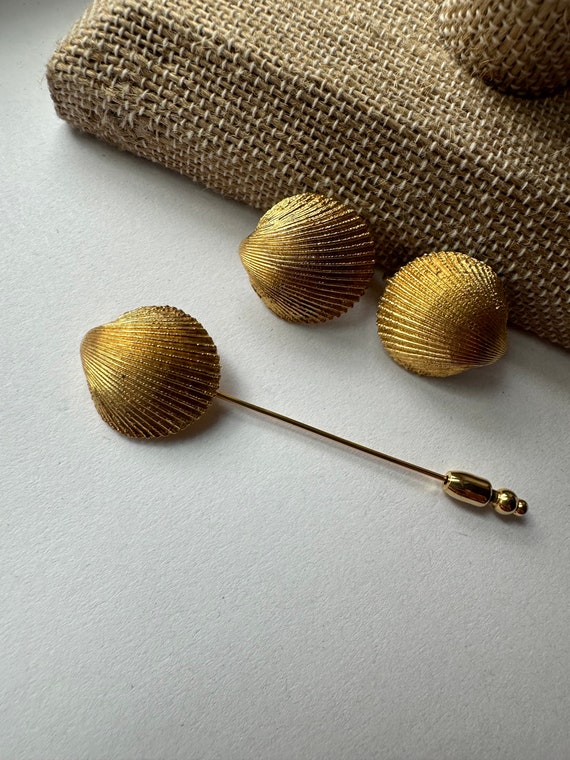 Brushed Gold Seashell Earrings and Pin Set - Vinta