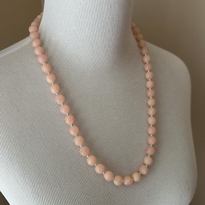 Vintage Light Pink Marbled Lucite Beaded Necklace With Silver Seed Beads Spring Ring Clasp 1960s Necklace