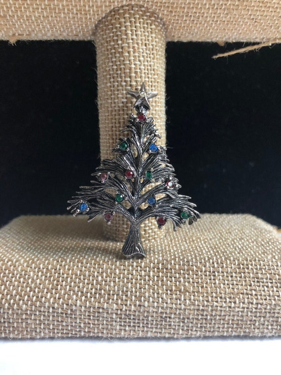 lia christmas tree brooch