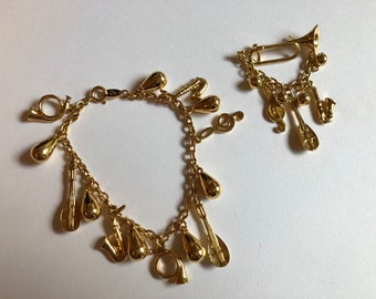 Vintage Trifari Musical Instrument Jewelry Set with Gold Toned Metal 1980s 1990s