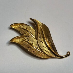 Kramer Leaf Brooch Vintage 1960s
