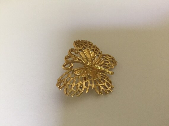 Gold Butterfly Brooch Wire Filigree Wings 1960s V… - image 7