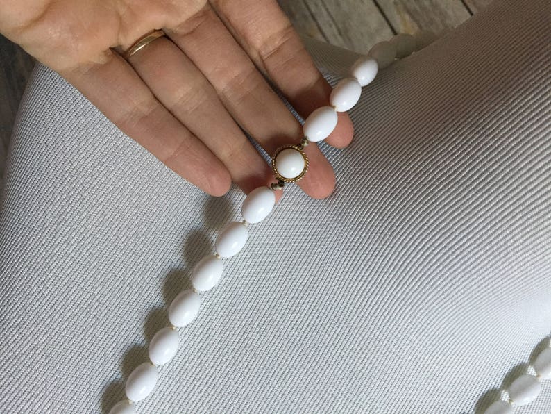 White Lucite Oval Beaded Necklace Vintage Plastic Beads Hand Knotted Vintage Necklace Gold Tone Metal Clasp