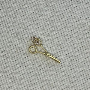 Sloan and co Vintage 14K Yellow Gold Movable Scissor Charm