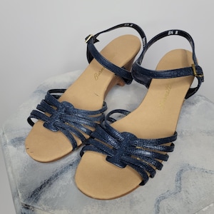 1960s 1970s Burnett&#39;s Shoes Navy Wedge Sandals 8.5 NARROW
